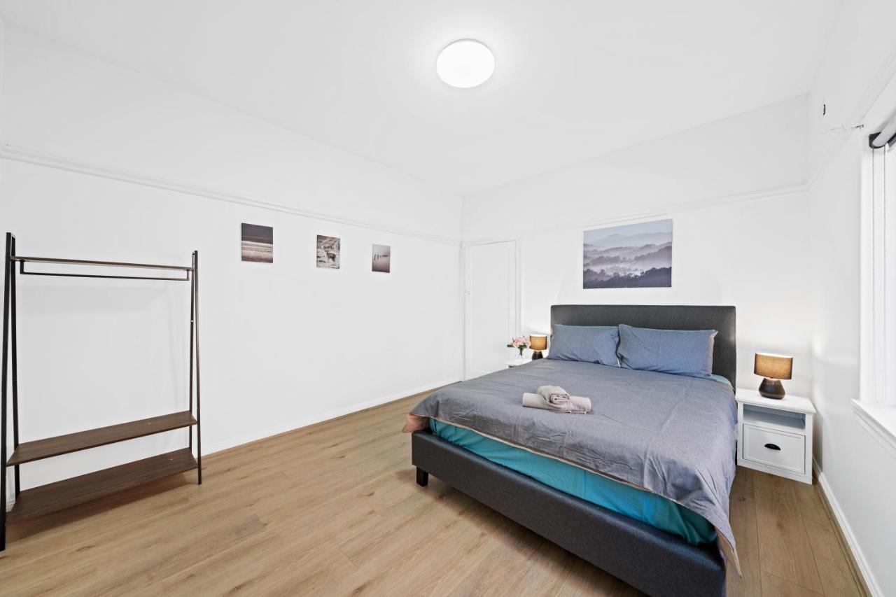 Burwood City Newly Renovated 2 Bed 2 Bath Free Private Parking Big Apt Сидней Экстерьер фото