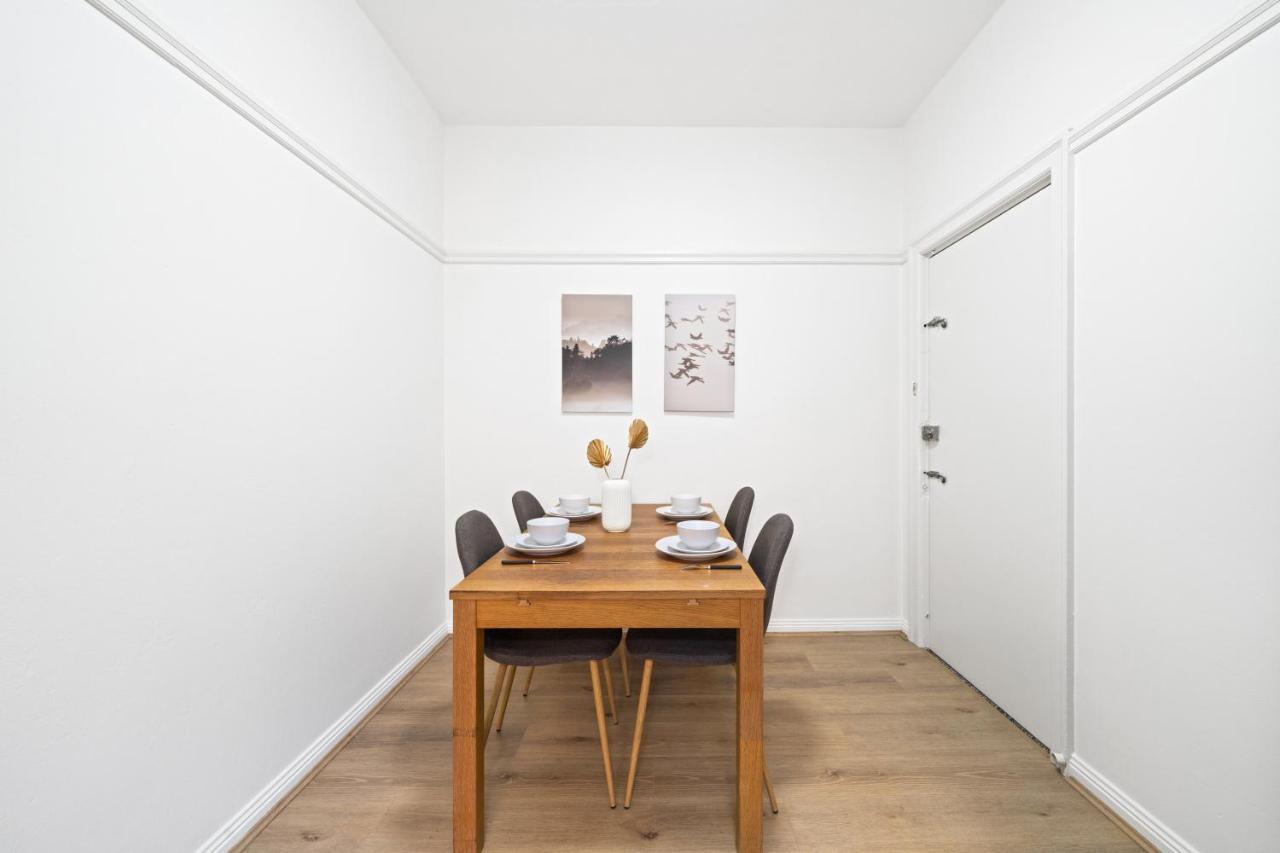 Burwood City Newly Renovated 2 Bed 2 Bath Free Private Parking Big Apt Сидней Экстерьер фото