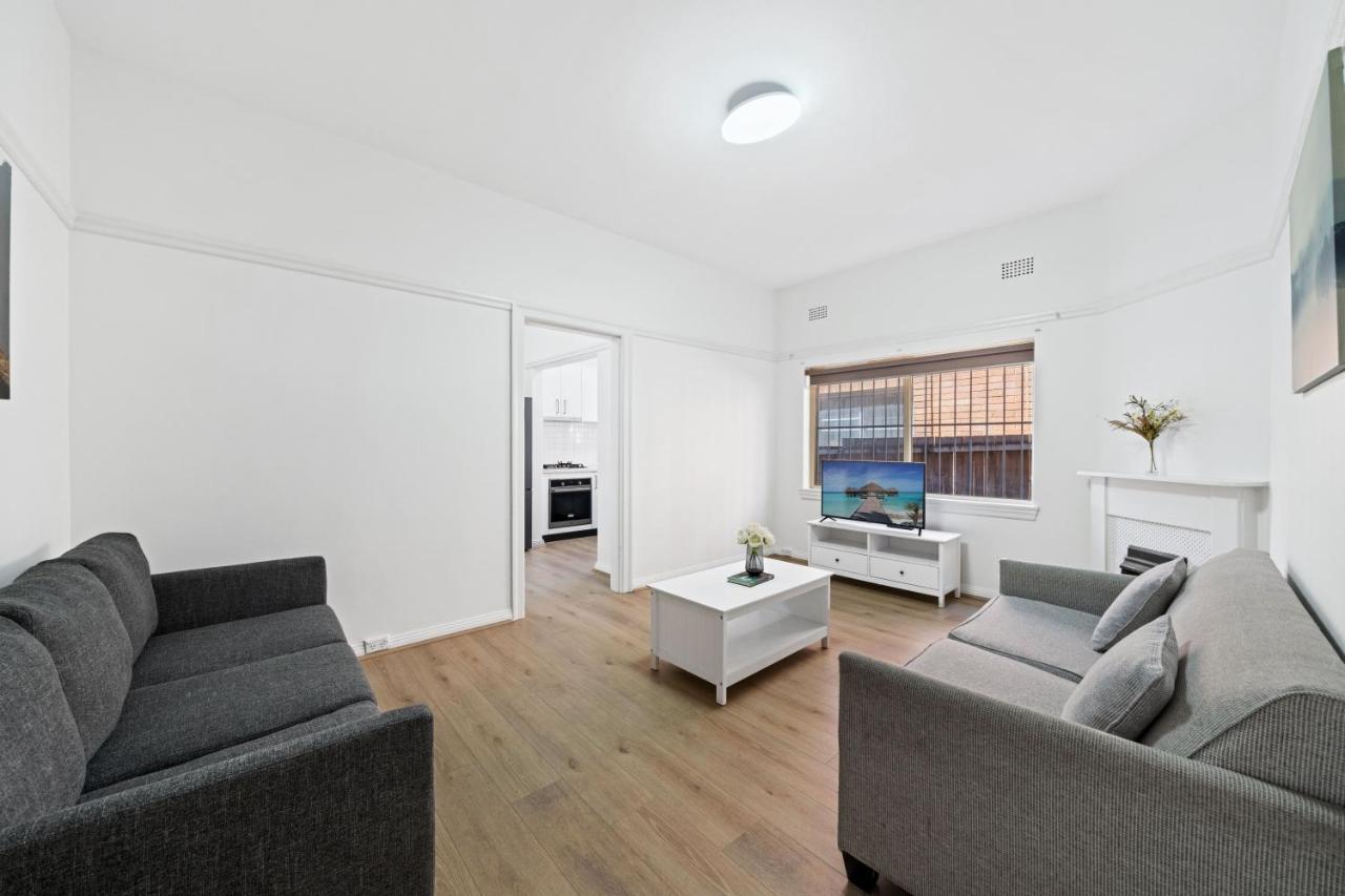 Burwood City Newly Renovated 2 Bed 2 Bath Free Private Parking Big Apt Сидней Экстерьер фото